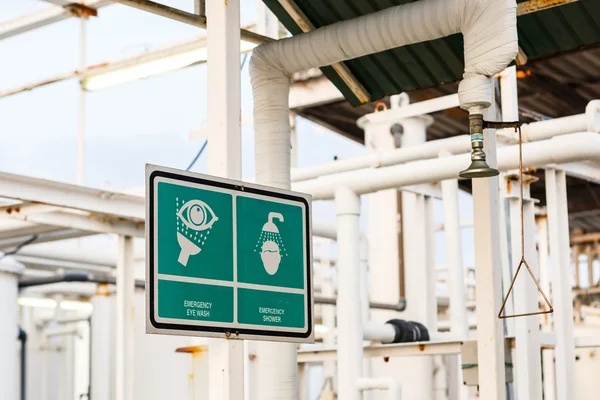 Acil duş ve fabrika