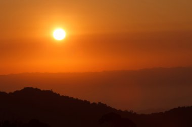 Gün batımında doğal peyzaj