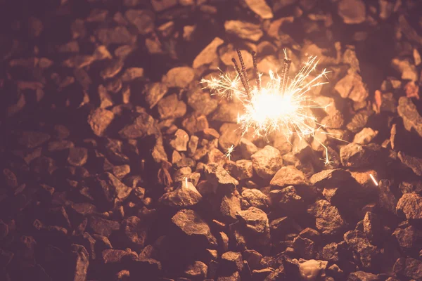 Hermoso fuegos artificiales chispeantes — Foto de Stock