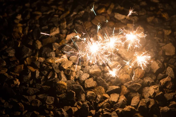 Hermoso fuegos artificiales chispeantes — Foto de Stock