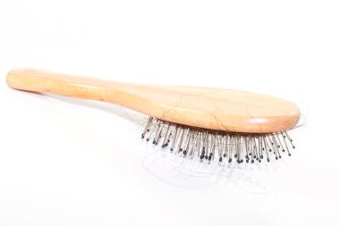 Saç dökülmesi ile tarak o