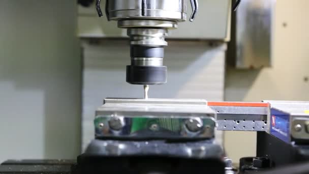 Torno, fresadora CNC — Vídeo de Stock