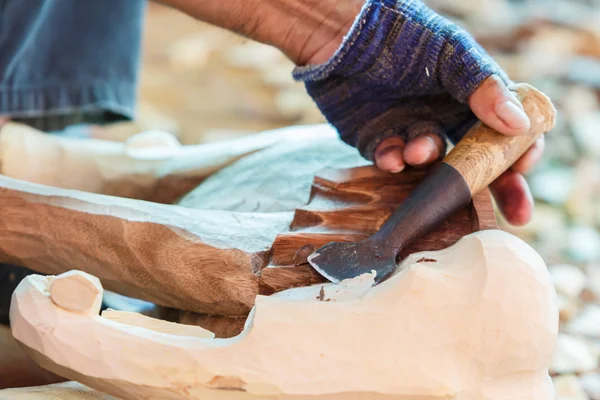 Hand van houtsnijwerk — Stockfoto