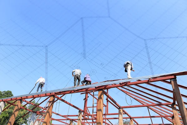 Labor working in construction site for roof prepare — Stock Photo, Image