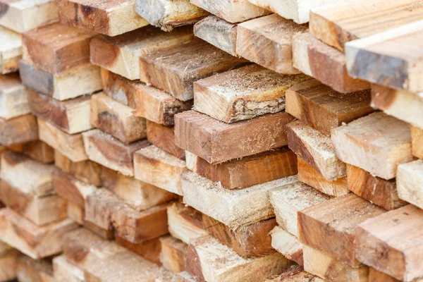 工事の木材スタック — ストック写真