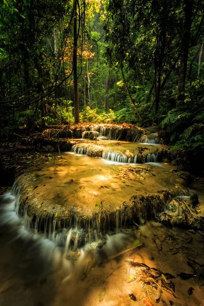 Cudowny wodospad w Tajlandii — Zdjęcie stockowe