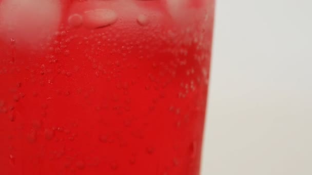Imágenes macro de limonada con hielo — Vídeos de Stock