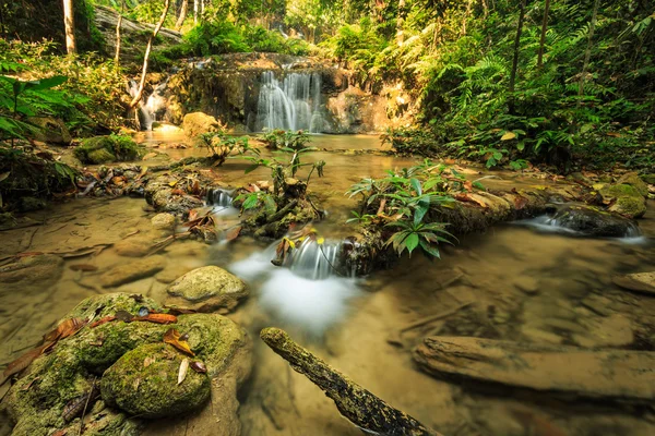 Prachtige waterval in thailand, Magang waterval Chiang Rai — Stockfoto