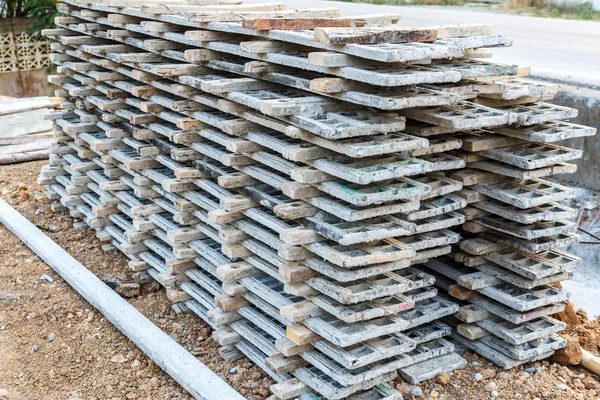 Wood beam stack för konstruktion jobb — Stockfoto