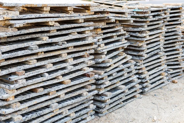 Pilha de feixe de madeira para trabalhos de construção — Fotografia de Stock