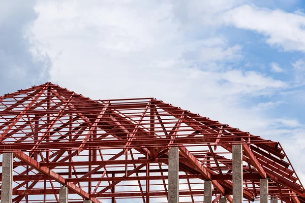 Stalen dakconstructie voor nieuw huis — Zdjęcie stockowe