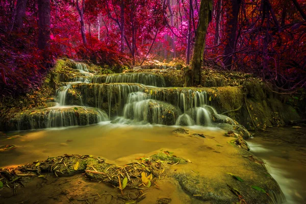 Underbara vattenfall i thailand — Stockfoto