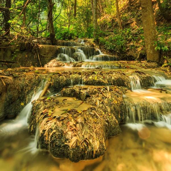 Wunderschöner Wasserfall in Thailand — Stockfoto