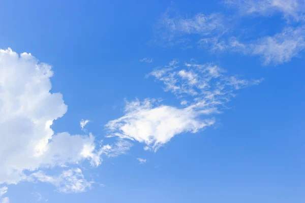 蓝天上的云彩 — 图库照片