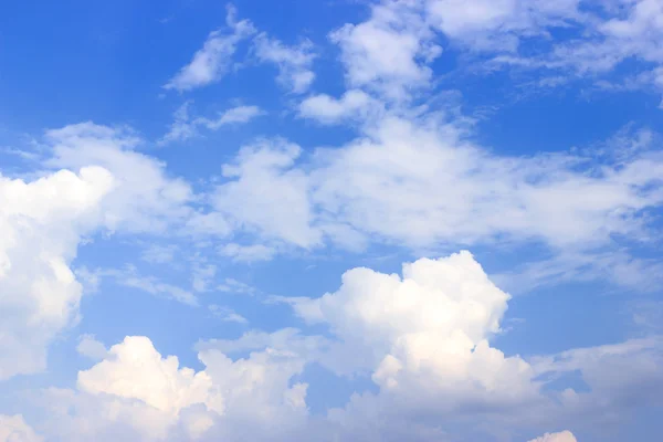 Clouds on the blue sky — Stock Photo, Image