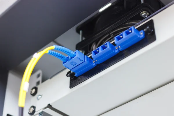 Vezel optische kabel installeren — Stockfoto