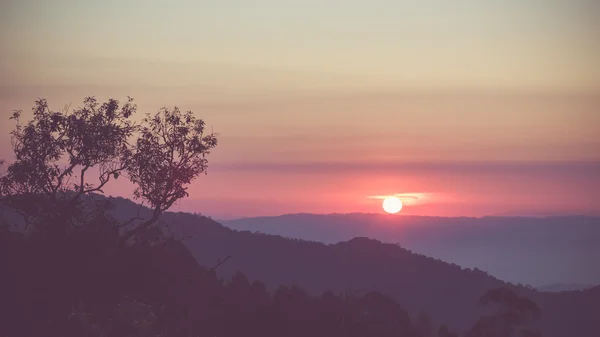 Bela paisagem do nascer do sol — Fotografia de Stock