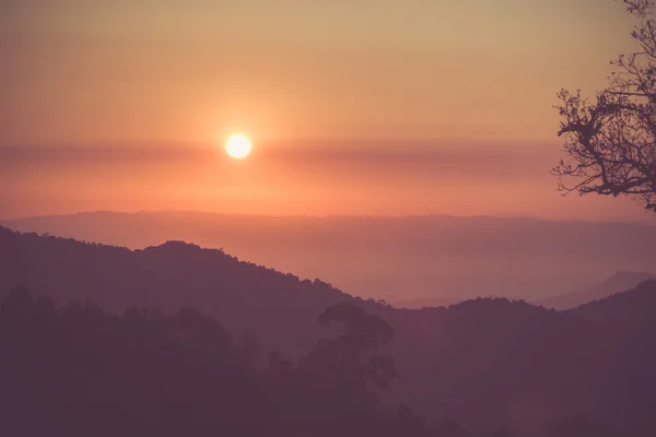 Bela paisagem do nascer do sol — Fotografia de Stock