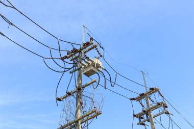eski elektrik direği 