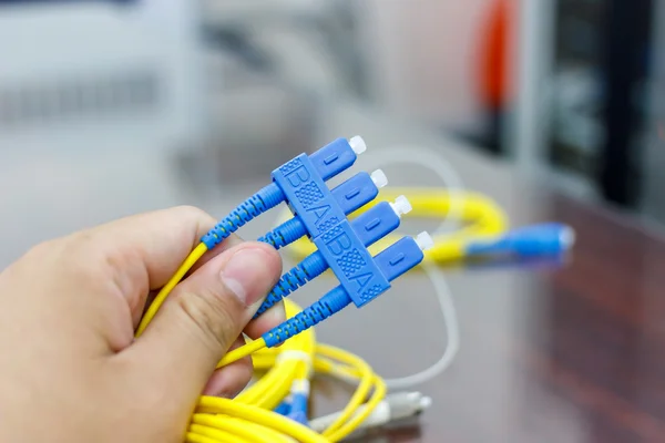 Cable de fibra óptica para sistema de red —  Fotos de Stock