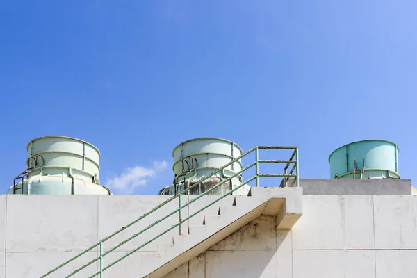 Chemie tank v továrně — Stock fotografie