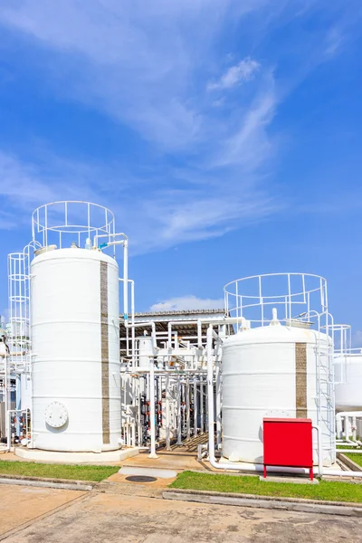 Chemietank in Fabrik — Stockfoto