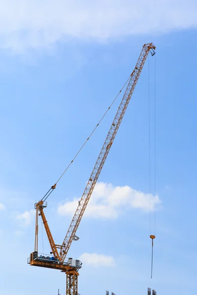 Building crane and construction site — Stock Photo, Image