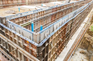 Çimento inşaat metal kalıp