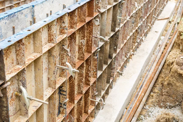 Çimento inşaat metal kalıp — Stok fotoğraf