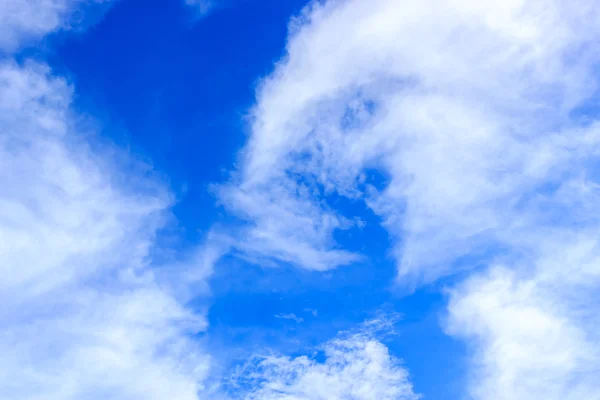 Clouds on the blue sky — Stock Photo, Image