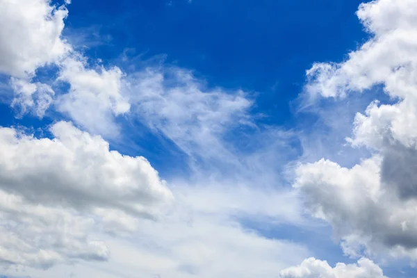 Clouds in the blue sky — Stock Photo, Image