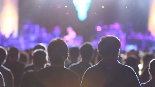 Silhouette konsert framför scenen — Stockvideo