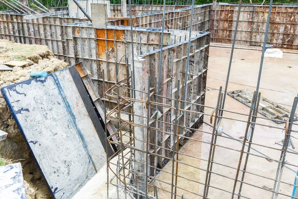 Kovové formy pro výstavbu cementu — Stock fotografie