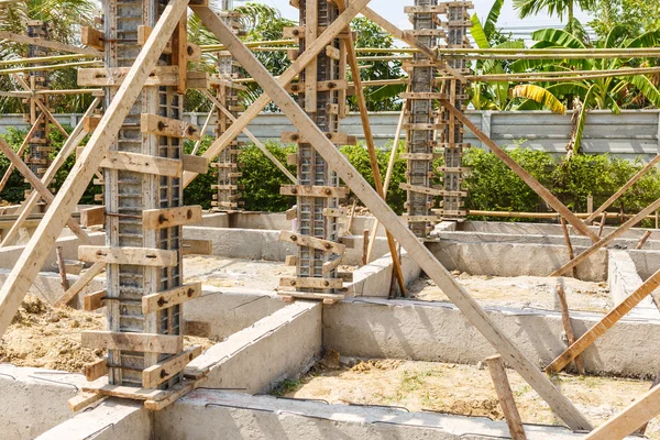 Betong pelare mögel för husbyggnad — Stockfoto