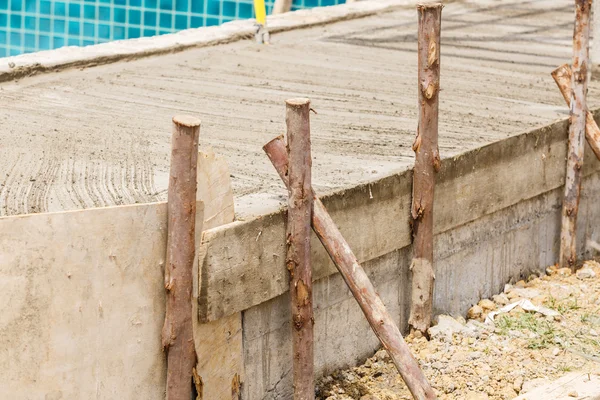Stampo in legno per costruzione di cemento — Foto Stock