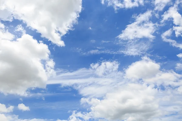 Clouds on the blue sky — Stock Photo, Image