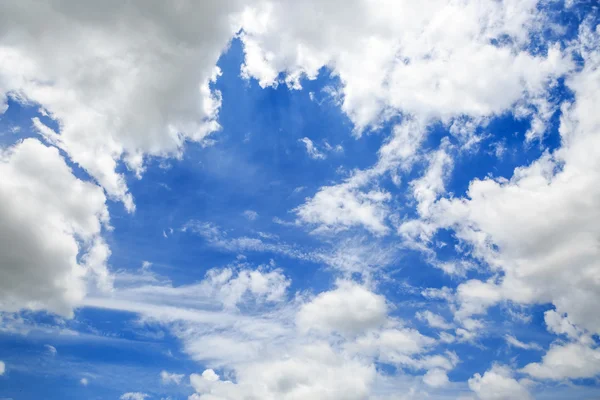 Clouds on the blue sky — Stock Photo, Image