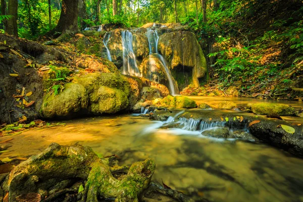 Wonderful waterfall in thailand — Stock Photo, Image