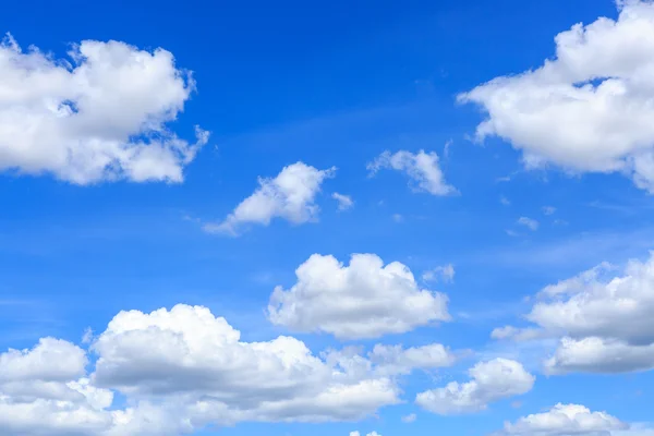 Clouds on the blue sky — Stock Photo, Image