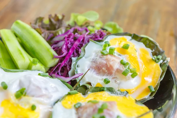 Fleisch mit Eiermischung — Stockfoto