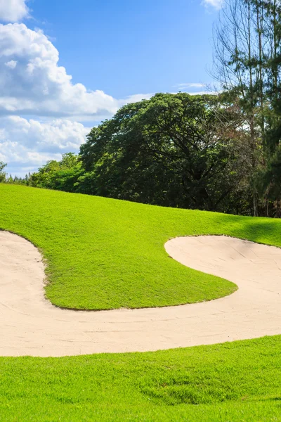 Golfové hřiště v přírodě — Stock fotografie