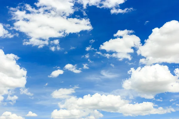 Clouds on the blue sky — Stock Photo, Image