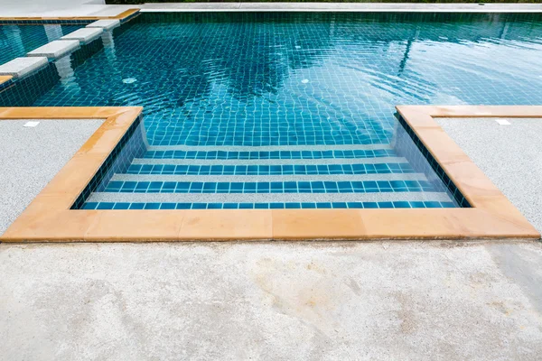 Luksusowy basen — Zdjęcie stockowe