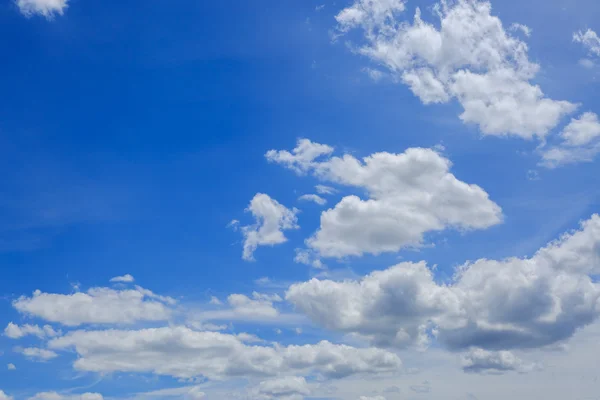 Clouds on the blue sky — Stock Photo, Image