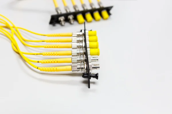 Оптоволоконний кабель для мережевої системи — стокове фото