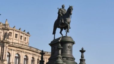 Kral johann Dresden heykeli