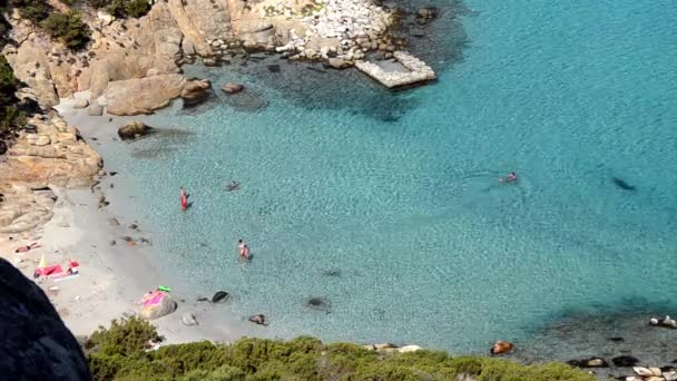 Unberührte Bucht in Sardinen — Stockvideo