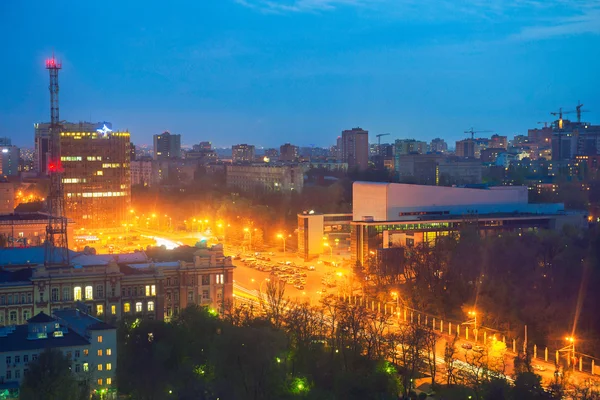 Tiyatro Meydanı akşamları, Rostov-on-don görünümünü