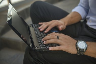 Erkek el notebook klavye