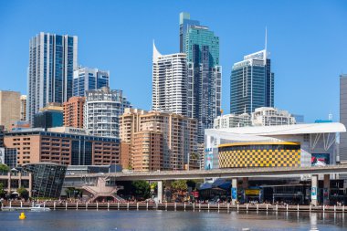 Darling Harbour Sydney şehir merkezine bitişik